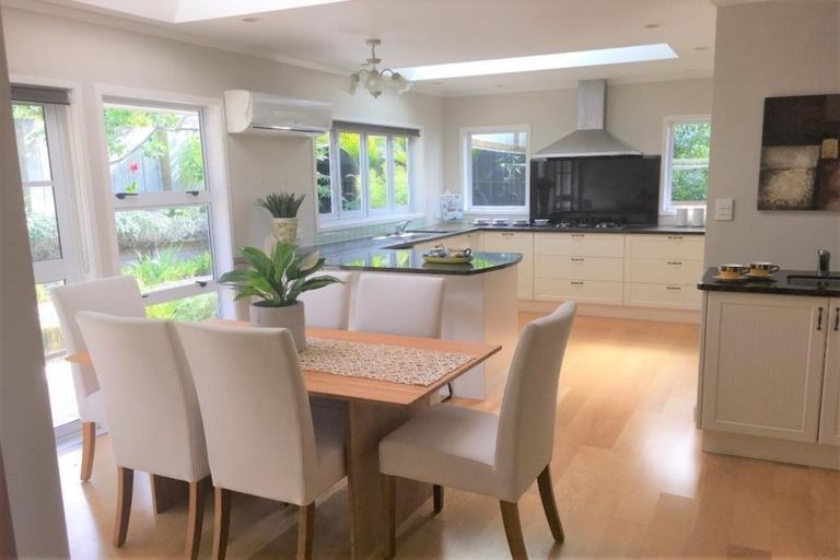 Photo of property in 50 Balmain Road, Chatswood, Auckland, 0626