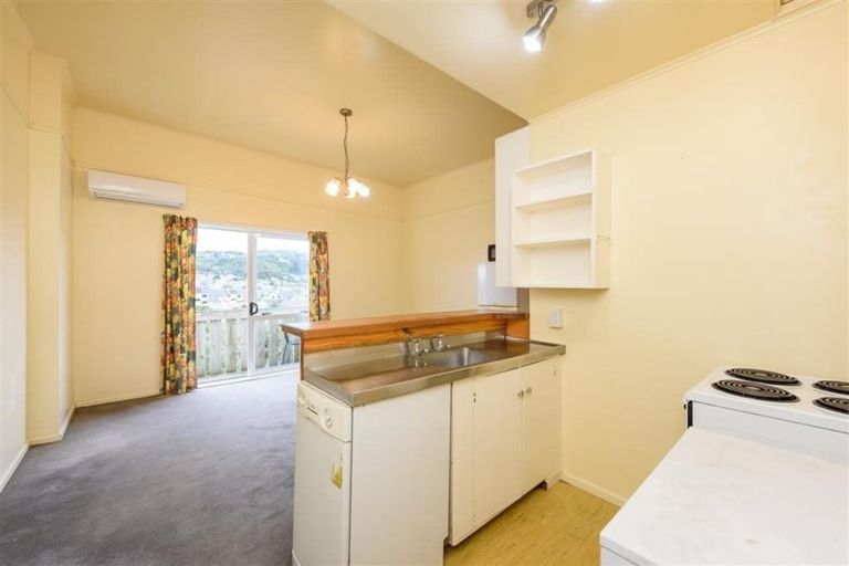 Photo of property in 18 Hiropi Street, Newtown, Wellington, 6021