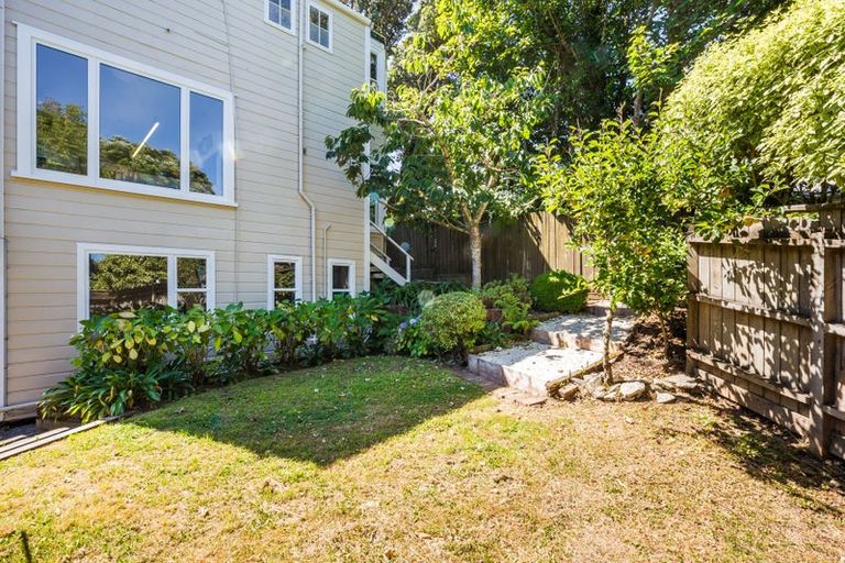 Photo of property in 45 Central Terrace, Kelburn, Wellington, 6012