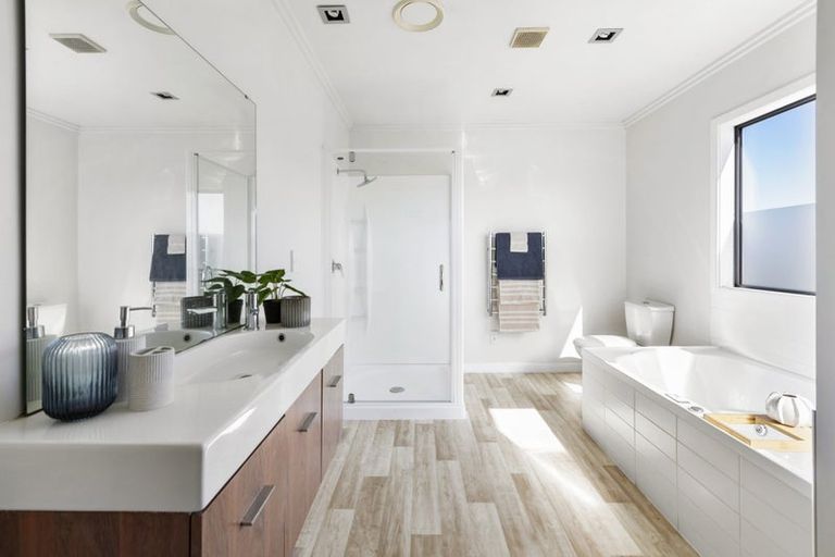 Photo of property in 67 Sheridan Terrace, Johnsonville, Wellington, 6037