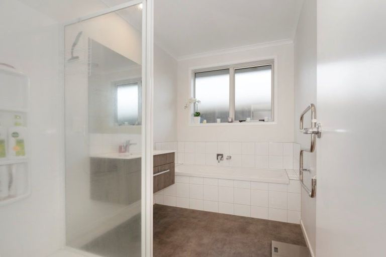 Photo of property in 96 Sentinel Avenue, Omokoroa, 3114