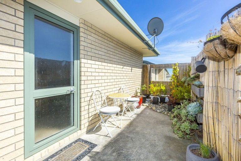 Photo of property in 12 Percy Kinsman Crescent, Riverstone Terraces, Upper Hutt, 5018