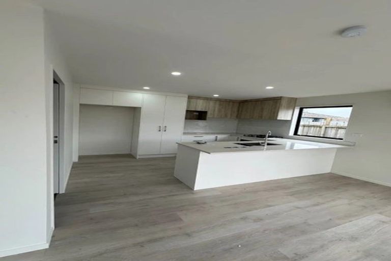 Photo of property in 60c Heybridge Street, Manurewa, Auckland, 2102