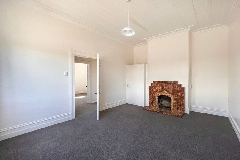 Photo of property in 4 Cross Street, Milton, 9220