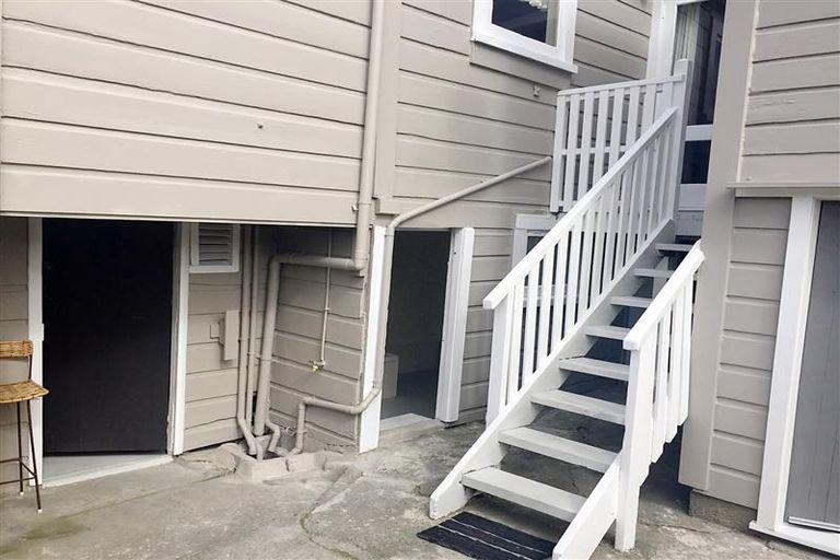 Photo of property in 2 Luxford Street, Berhampore, Wellington, 6023