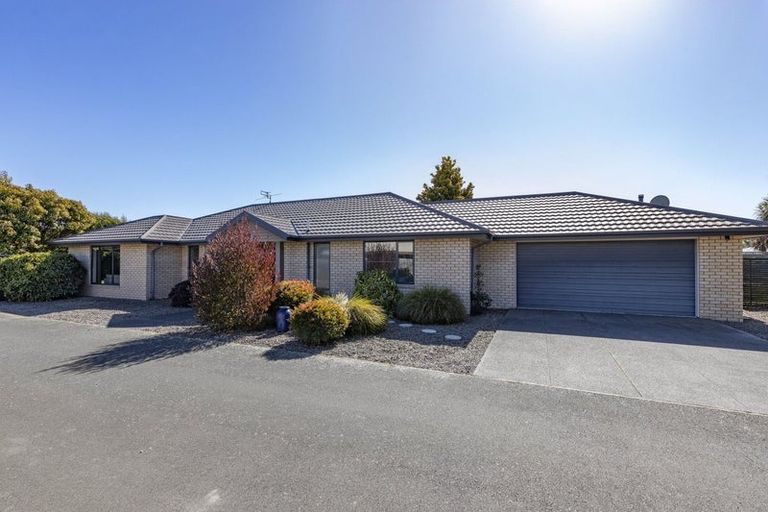 Photo of property in 6 Zuppicich Lane, Woodend, 7610