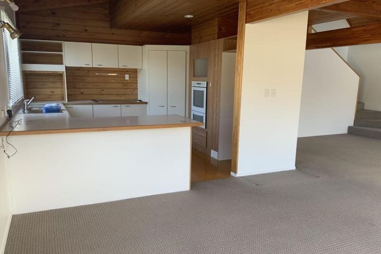 Photo of property in 132 Karewa Parade, Papamoa Beach, Papamoa, 3118