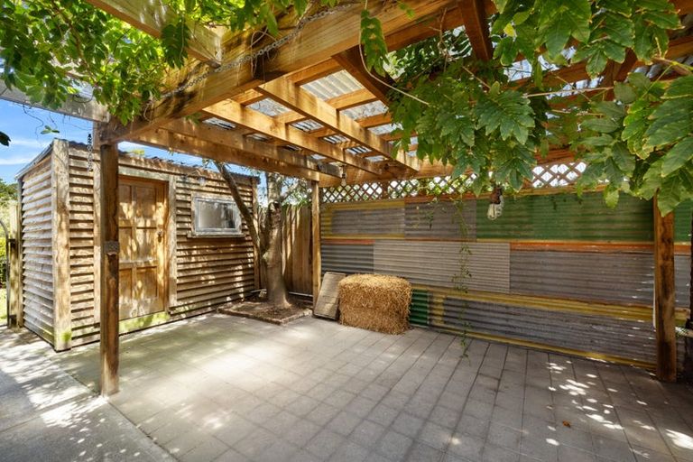 Photo of property in 74 Bowhill Road, New Brighton, Christchurch, 8083