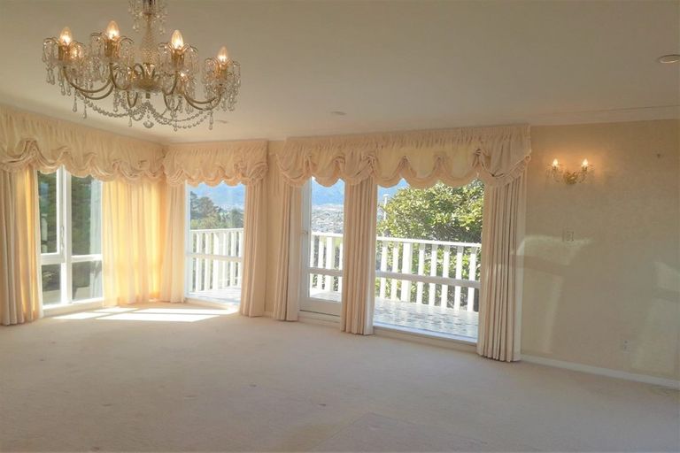 Photo of property in 32 City View Grove, Harbour View, Lower Hutt, 5010
