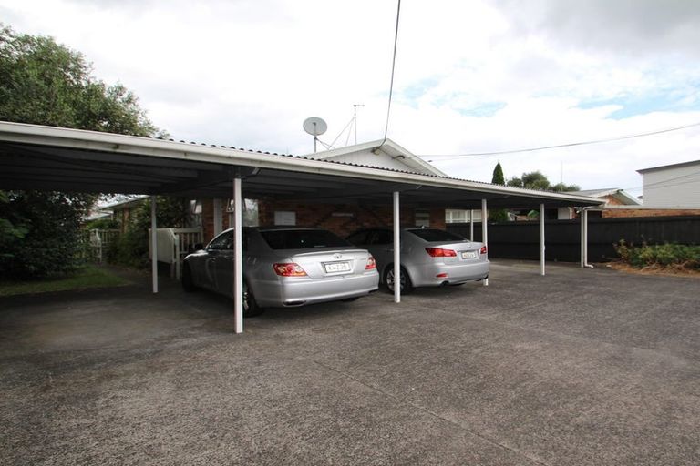 Photo of property in 26 West Coast Road, Glen Eden, Auckland, 0602