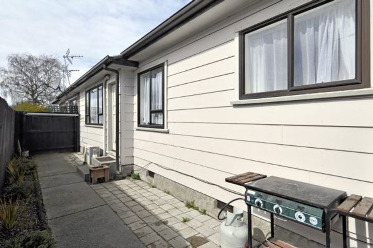 Photo of property in 1/34 Whitmore Street, Edgeware, Christchurch, 8013