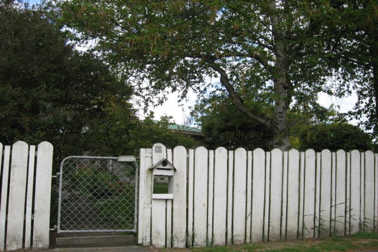 Photo of property in 35 Main North Road, Woodend, 7610