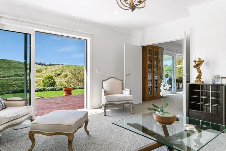 Photo of property in 98 Loch Views Road, Acacia Bay, Taupo, 3385