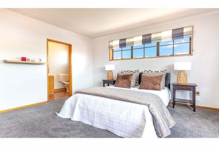 Photo of property in 17a Sonning Place, Redwood, Christchurch, 8051