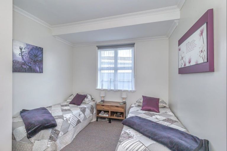 Photo of property in 15 Duke Street, Levin, 5510