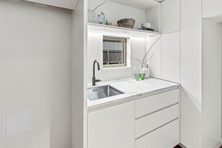 Photo of property in 2/22 Clissold Street, Merivale, Christchurch, 8014