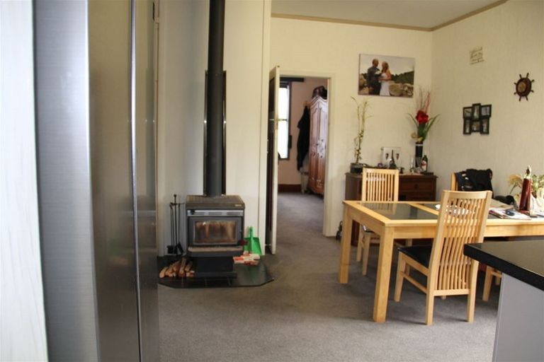 Photo of property in 5 Mcvicar Street, Tuatapere, 9620