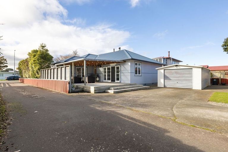 Photo of property in 218 Vogel Street, Roslyn, Palmerston North, 4414