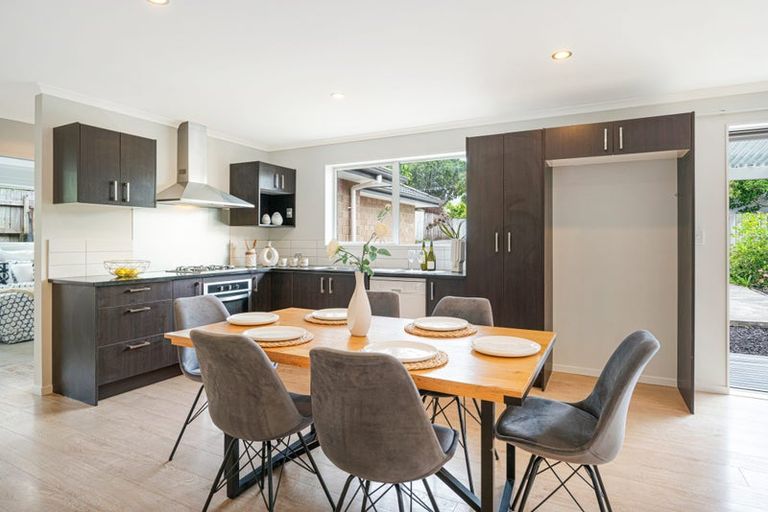 Photo of property in 1d Kuaka Place, New Lynn, Auckland, 0600