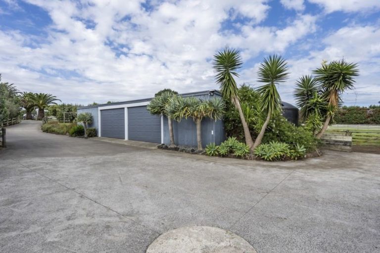 Photo of property in 92 Farm Park Road, Waiuku, 2681