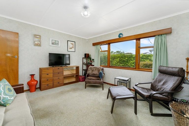 Photo of property in 9 Iti Street, Otaki, 5512