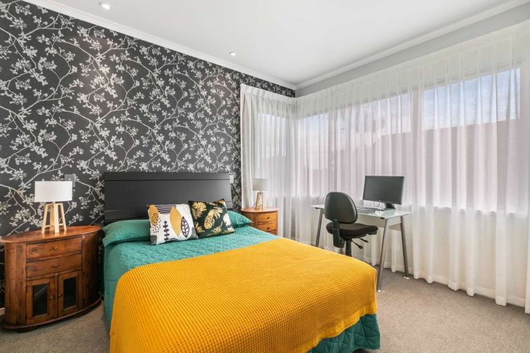 Photo of property in 1b Evans Road, Papamoa Beach, Papamoa, 3118