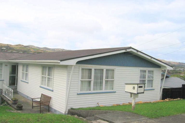 Photo of property in 8 Leadley Lane, Tawa, Wellington, 5028