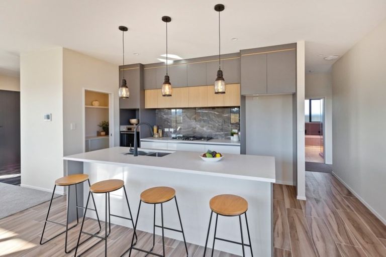 Photo of property in 11 Ropere Street, Kumeu, 0810