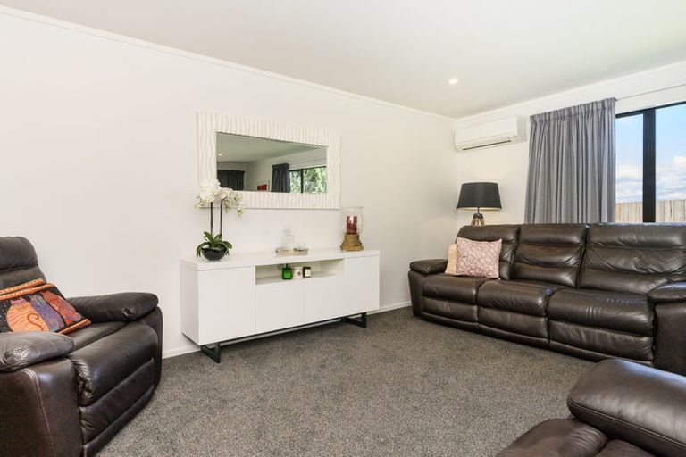 Photo of property in 11 Jordan Way, Kelvin Grove, Palmerston North, 4414