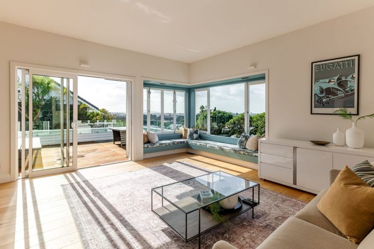 Photo of property in 14 Hinemoa Terrace, Birkenhead, Auckland, 0626