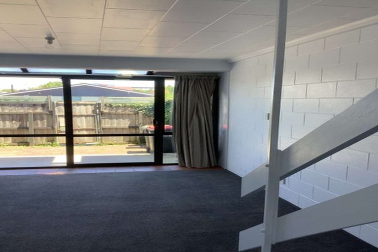 Photo of property in 2/86 Picton Avenue, Riccarton, Christchurch, 8011
