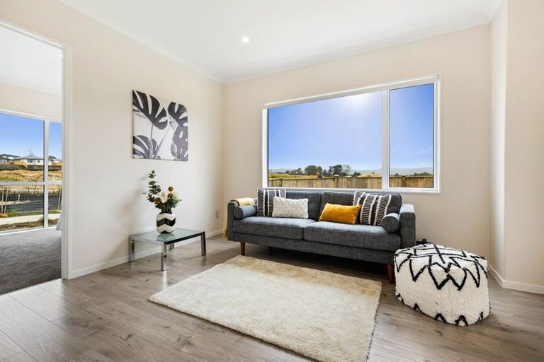 Photo of property in 30 Jane Maree Road, Kumeu, 0810