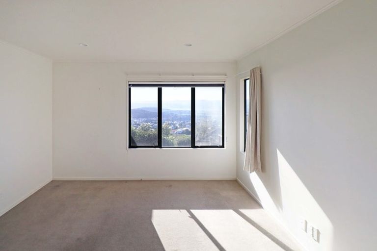 Photo of property in 83 Ashton Fitchett Drive, Brooklyn, Wellington, 6021