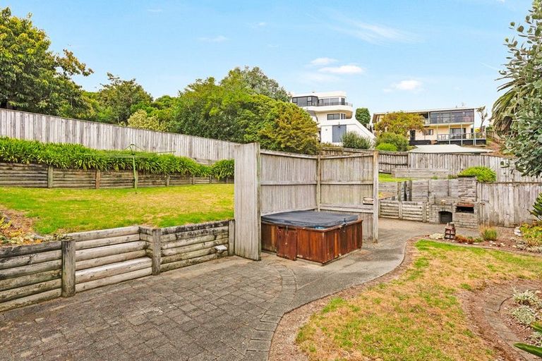 Photo of property in 10 Napier Grove, Waikanae Beach, Waikanae, 5036