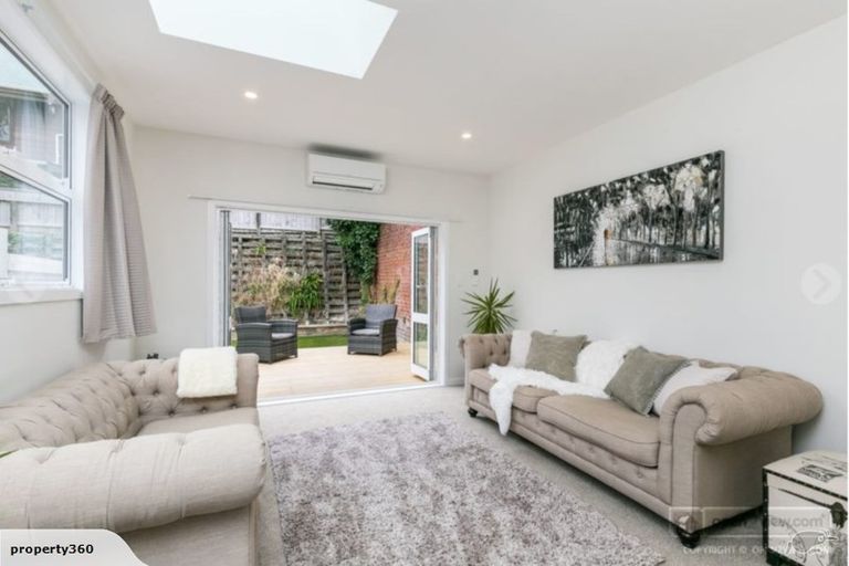 Photo of property in 79 Elizabeth Street, Mount Victoria, Wellington, 6011