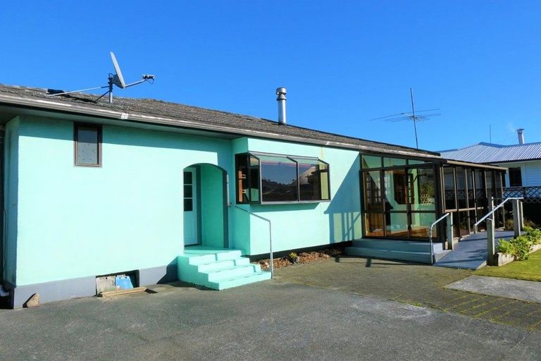 Photo of property in 105 Marlborough Street, Greymouth, 7805