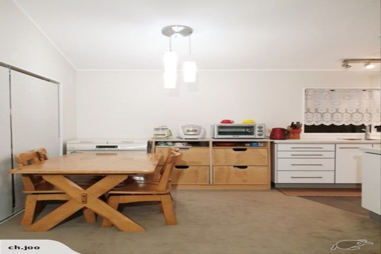 Photo of property in 2/29 Seine Road, Forrest Hill, Auckland, 0620