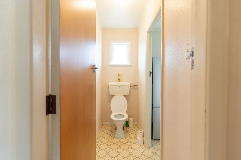 Photo of property in 28 Waterloo Crescent, Hokowhitu, Palmerston North, 4410