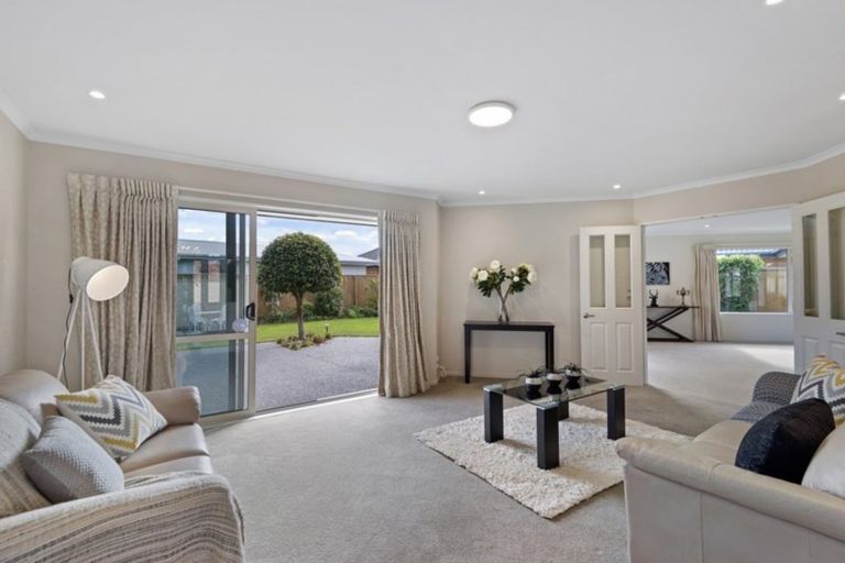 Photo of property in 18 Elm Drive, Rangiora, 7400