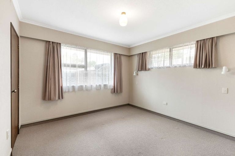 Photo of property in 5 Saint Ives Grove, Whalers Gate, New Plymouth, 4310