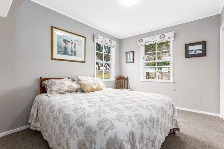 Photo of property in 7 Luff Place, Whitby, Porirua, 5024