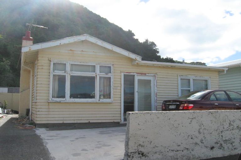 Photo of property in 131 Breaker Bay Road, Breaker Bay, Wellington, 6022