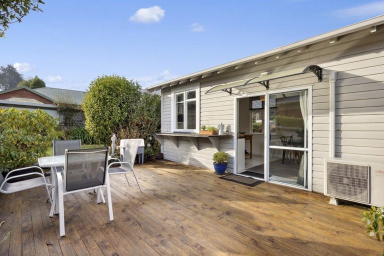 Photo of property in 16 Saint Albans Street, Bradford, Dunedin, 9011