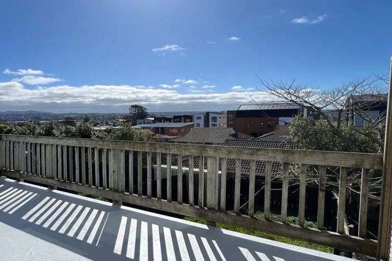 Photo of property in 16/242 Great North Road, Henderson, Auckland, 0612