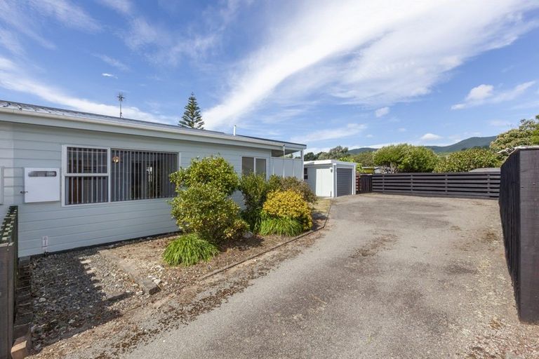 Photo of property in 6a Kingswood Grove, Raumati Beach, Paraparaumu, 5032