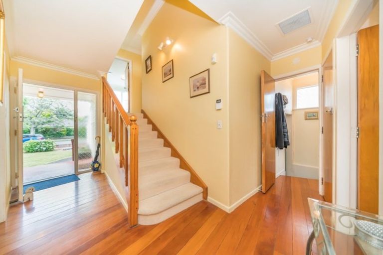 Photo of property in 446 Ruahine Street, Terrace End, Palmerston North, 4410