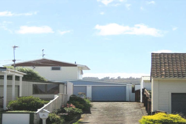 Photo of property in 4 Turon Crescent, Totara Park, Upper Hutt, 5018