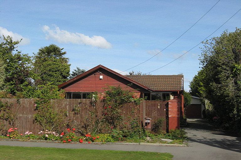 Photo of property in 113 Maidstone Road, Ilam, Christchurch, 8041