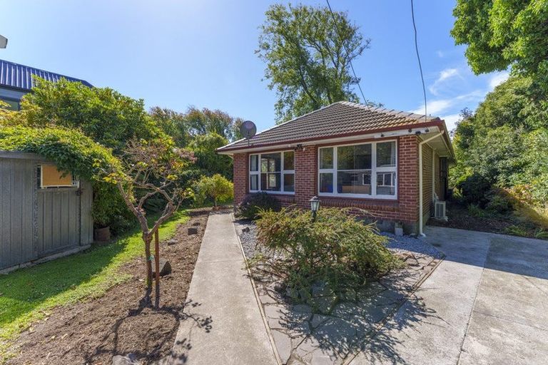 Photo of property in 85 Avonhead Road, Avonhead, Christchurch, 8042