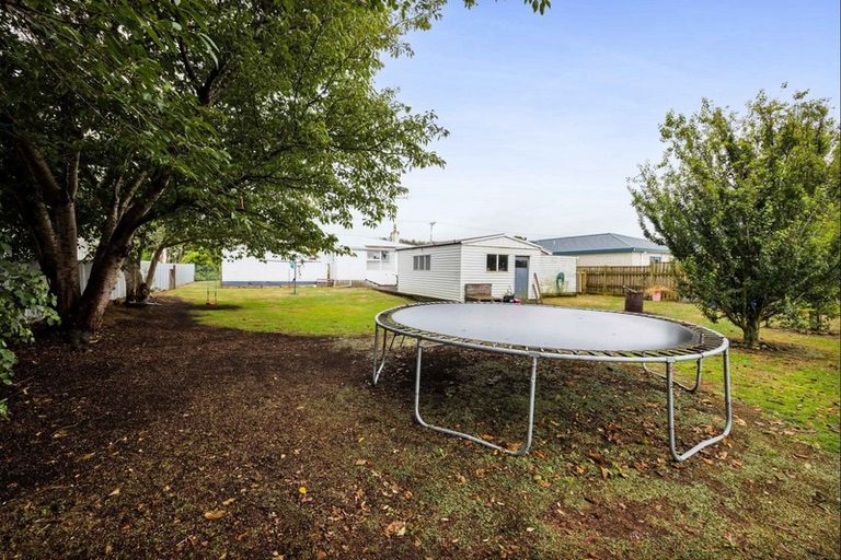 Photo of property in 28 Patu-kukupa Street, Manaia, 4612